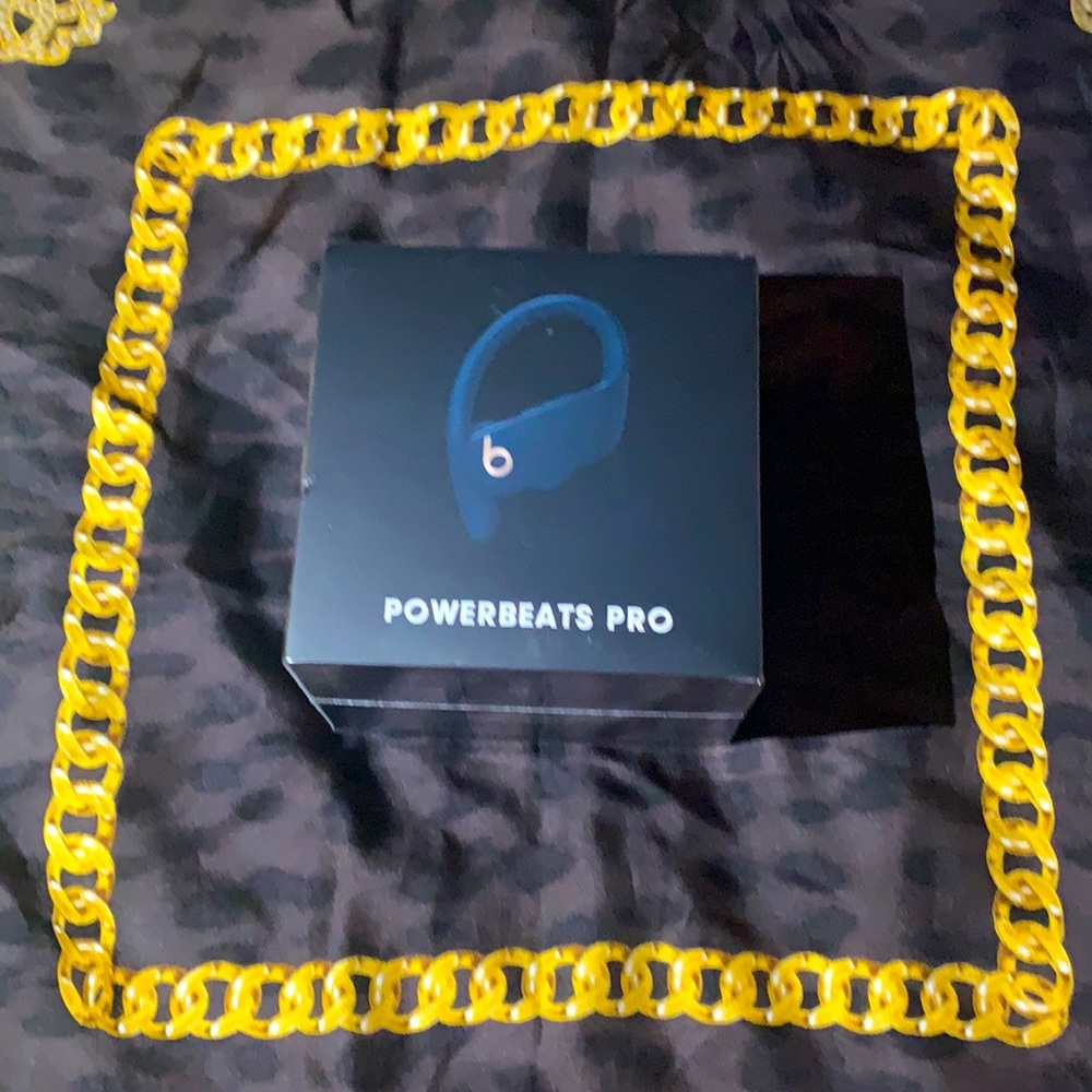New PowerBeats Pro authentic ✨✨✨